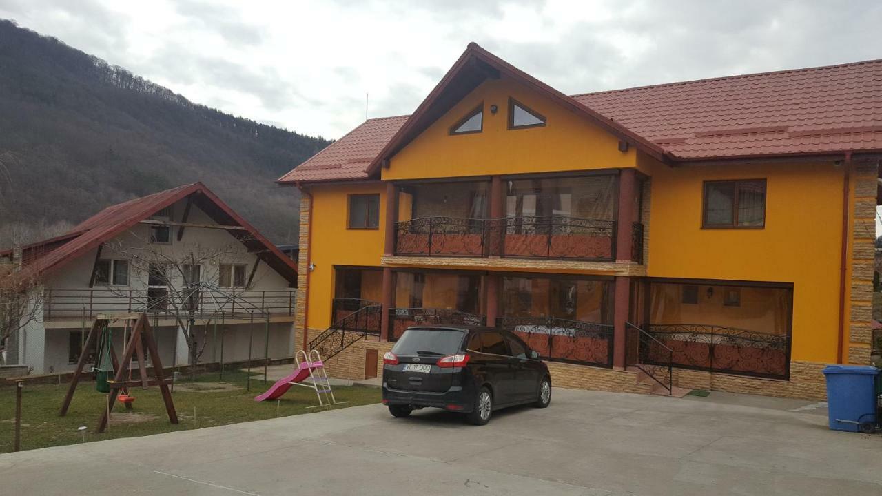 Casa Dodoc Hotel Caciulata Exterior photo